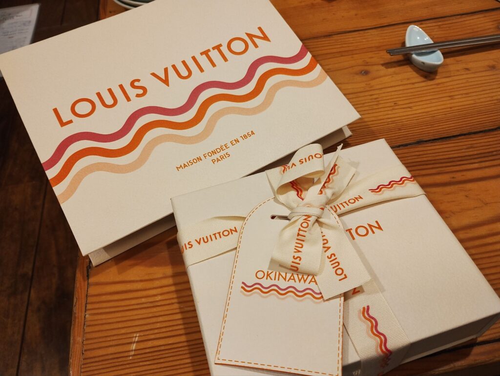 沖縄限定のLOUIS VUITTONのパッケージ